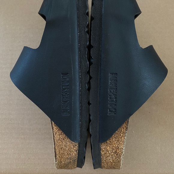 Birkenstock Women’s Black Arizona Sandals - Picture 8 of 8